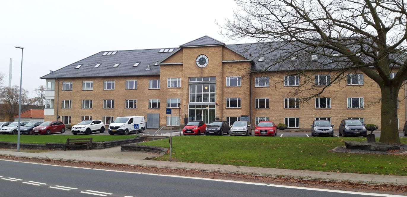 Brandlundparken facade ude fra Brandlundvej