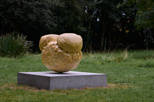 Et fyrrepollen - et permanent værk i Isenvad af Camilla Berner