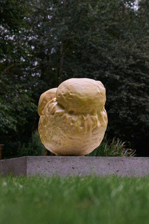 Et fyrrepollen - et permanent værk i Isenvad af Camilla Berner